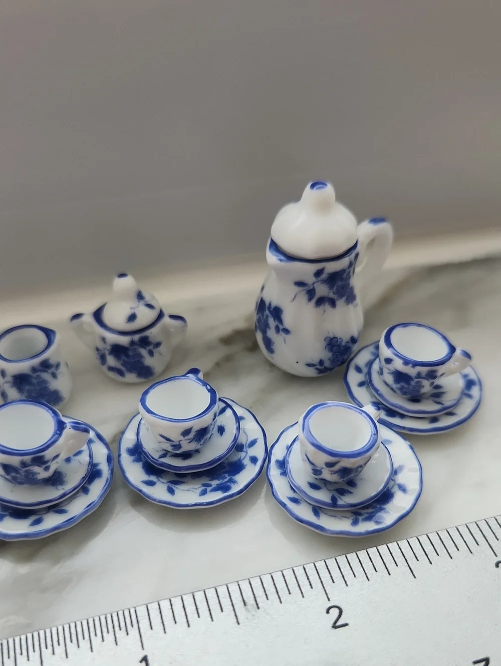 Miniature Porcelain Tea Set (Odoria) Dollhouse Decoration Accessories, Blue Grap